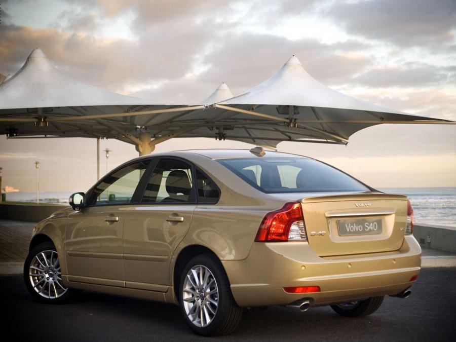  Volvo S40 T5 2007 года  (ZA) (фото 3 из 11)